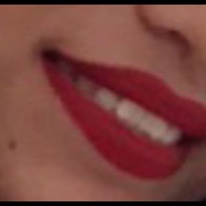 Meet your Posher, Alma